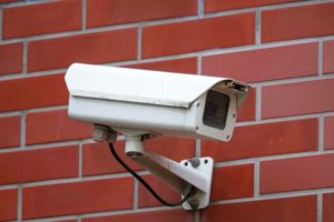 防犯カメラはハッキングされる原因と対処法