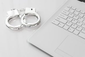 警察から防犯カメラの開示請求が来たとき映像提供義務はあるのか