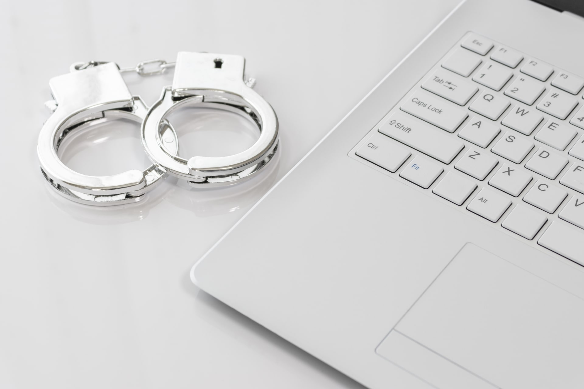 警察から防犯カメラの開示請求が来たとき映像提供義務はあるのか