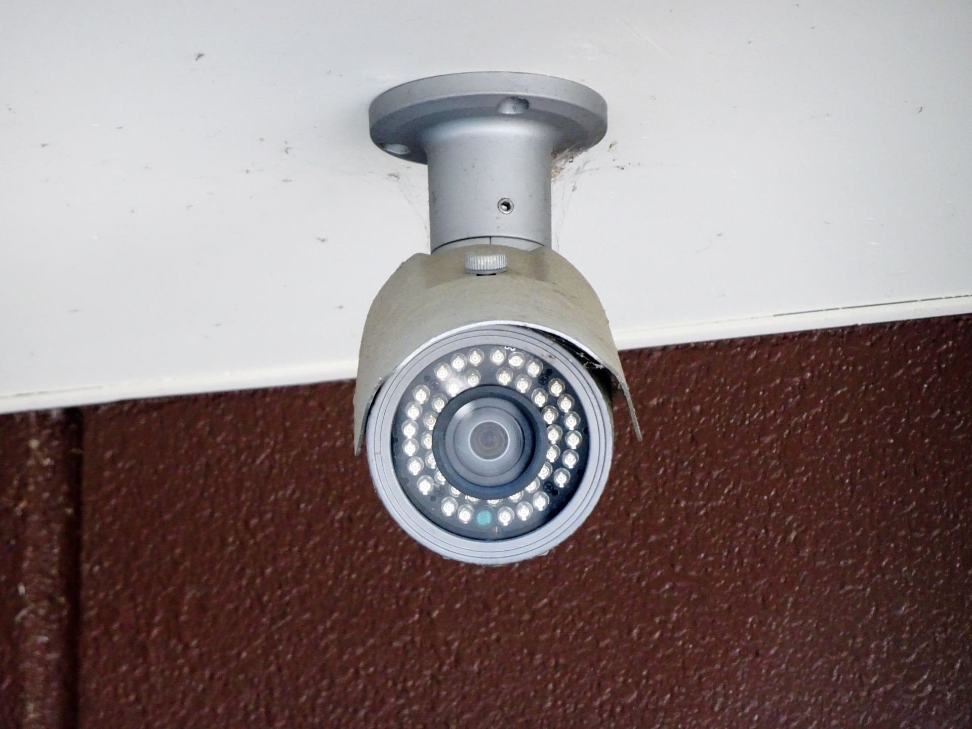 防犯カメラの設置業者はどこがいい？正しい業者の選び方を徹底解説