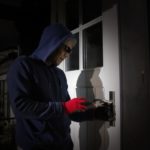 不審者の威嚇と防止に ― 高い防犯効果を持つカメラの選び方