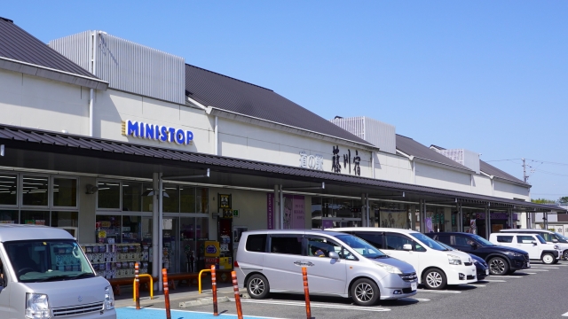 コンビニ・店舗における防犯カメラの導入事例と活用メリット